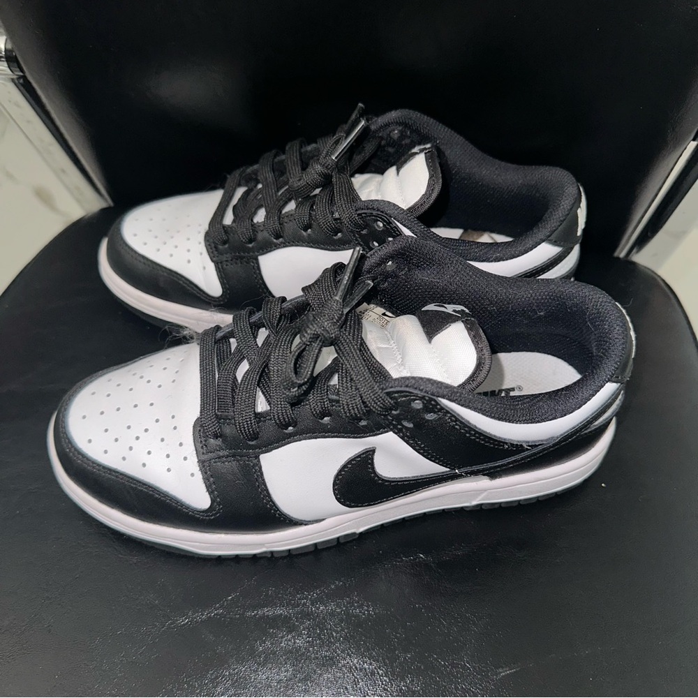 Nike Low Panda Dunks 6.5 Black/White